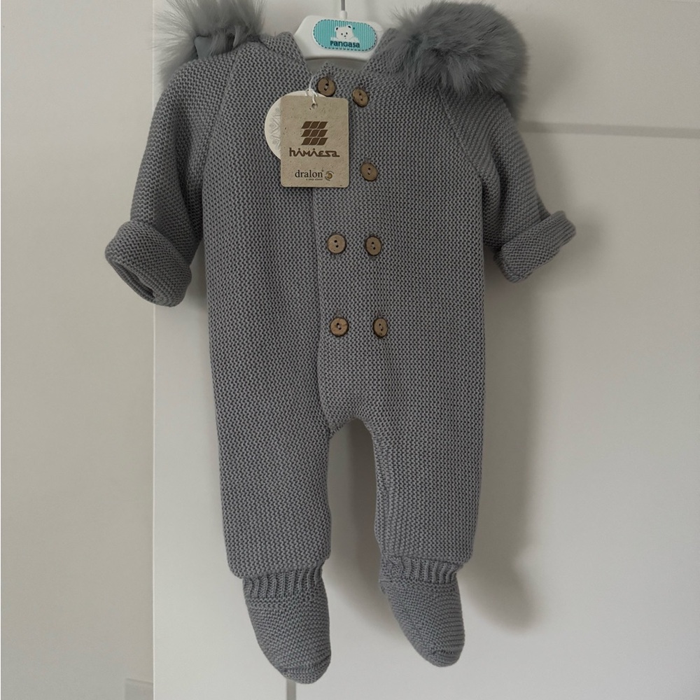 Pangasa Pram Suit